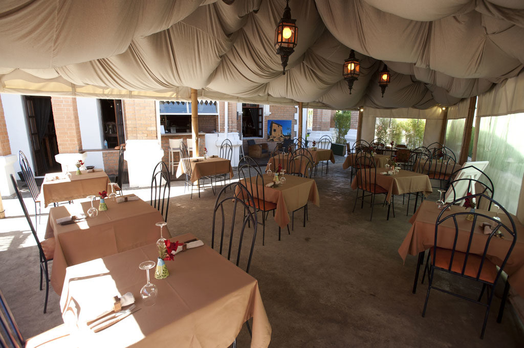 Restaurant les trois metis salle exterieur